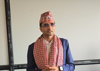 गोलबजार नगरपालिकामा प्रमुख प्रशासकीय अधिकृतको रुपमा रुपनारायण खतिवडा हाजिर